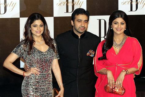 Every fan of shilpa shetty wants to know about shilpa shetty husband raj kundra biography in nowadays, shilpa shetty is one of the judges of a popular dance show nach baliye season 6 on. Mumbai : Actress Shilpa Shetty with husband Raj Kundra and ...