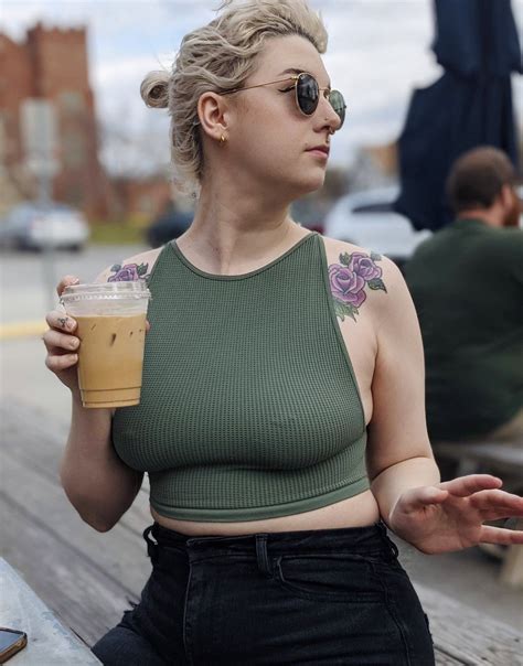 ˗ˏˋ mischa ˎˊ˗ on Twitter: "nip nops, dramatic poses, & oat milk latte