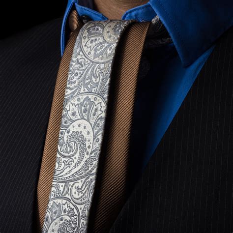 Diese art, eine krawatte zu binden, soll sich der reeder aristoteles onassis ausgedacht haben. Stacked Onassis Knot | A two tone tie I made Yongnuo ...