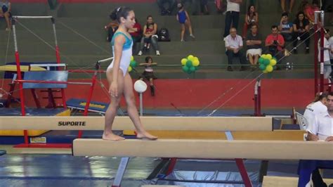 Saltos, trave, paralelas assimétricas e solo. Anna Julia Ginasta Trave de Equilíbrio Campeonato Goiano ...