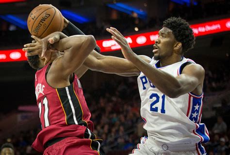 Joel embiid's gruesome finger injury resulted in a torn ligament. Ça chauffe entre Joel Embiid et Hassan Whiteside sur le ...