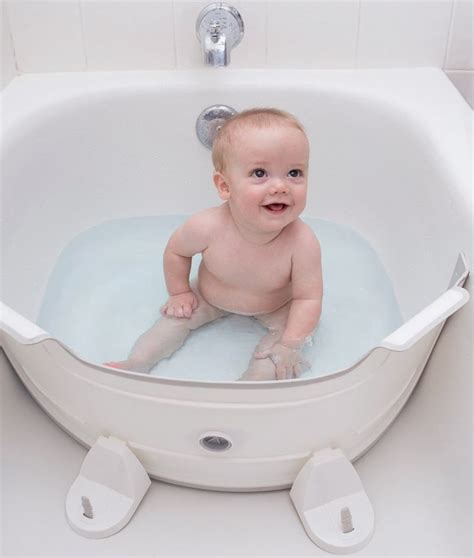 Designed to sit on the counter, on the floor or even in your actual tub, these plastic baby bathtubs give you a lot of flexibility on where bath time happens. Babydam badverkleiner - Badverkleiner