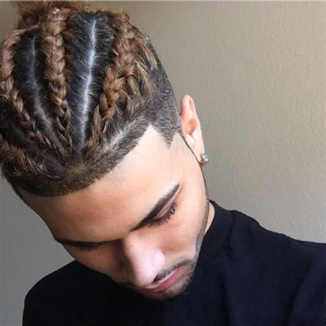 Maybe you would like to learn more about one of these? Ronnie banks man bun | Cabelo com trança, Projetos para ...