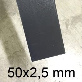 Le gris anthracite est facile à combiner avec chaque type d'intérieur: Plat PVC gris anthracite 50 x 2,5 mm