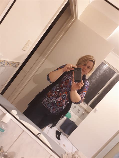 Free members have limited messaging options on eharmony, but it's enough to get the ball rolling, make a connection, and land a hot date. Dating Site For Singles: Rach86 - Gosnells, Perth, WA