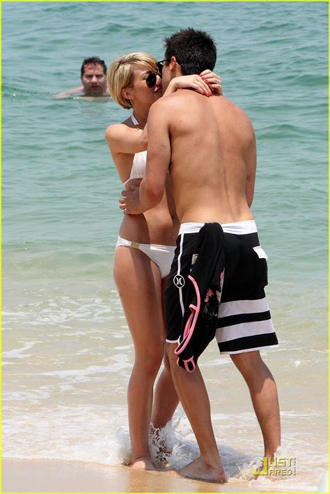 Amateur avril fists her perfect ass. Chelsea Kane & Stephen Colletti: Beach Besos | Photo ...