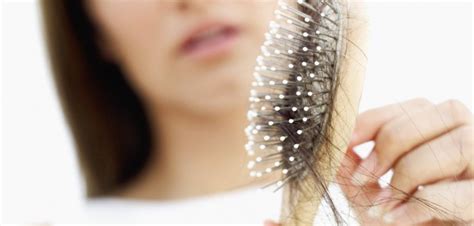 You may notice sudden hair loss or a gradual thinning over time. علت کاهش مو و تفاوت آن با ریزش مو