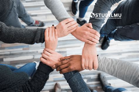 Tidak kira sama ada dia seorang petani, nelayan, kakitangan awam atau seorang melalui cara itulah, tamadun manusia berkembang dan nadi kepada perkembangannya terletak pada semangat patriotisme. 8 Cara Meningkatkan Semangat Kerja Tim di Era Digital