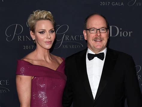 Journée historique à monaco : Charlène de Monaco et le prince Albert aux Princess Grace ...