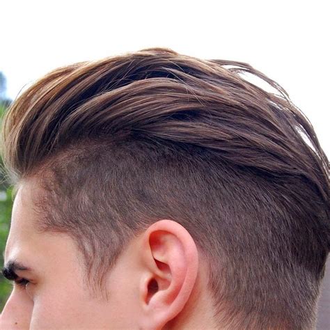 May 31, 2021 · taper fade adalah salah satu variasi undercut yang cukup populer di antara para pria selain pompadour. Model Rambut Pria Undercut 2015 | ENDART19