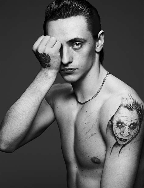 Eklenme tarihi 30 temmuz 2020 |telif hakkı julien roche sanatçılar sergei polunin. Of Heroes And Craftsmanship - Cheeky Observer