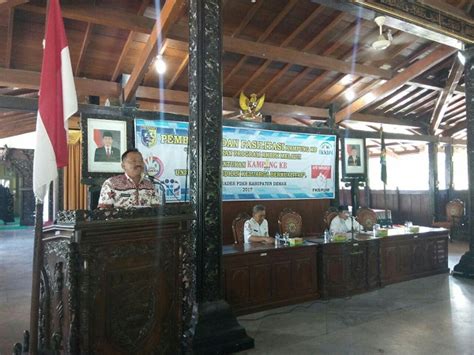 The market is covered by a glass awning to protect from rain, and i understand there is public transport and only a 15 or so minute walk to the kl landmark tower and the st john cathedral. WUJUDKAN KELUARGA BERKUALITAS MELALUI KAMPUNG KB ...