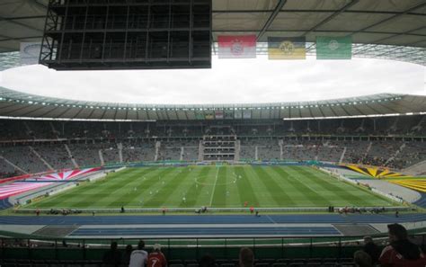 Wer wird den dfb pokal in den berliner abendhimmel strecken ? DFB-Pokal Finale 2008