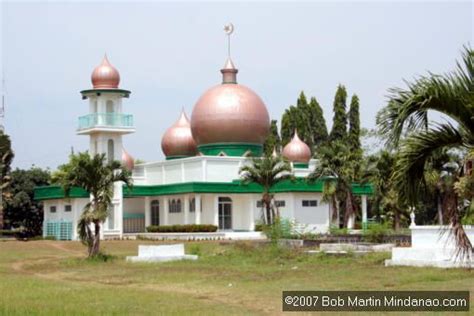 The muslim town of datu paglas is located in the southern part of the philippine archipelago. Datu Paglas Mosque, Maguindanao, Philippines | Mosque ...