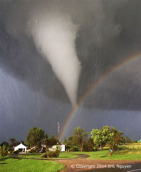 By coincidence, the tornado appears to end right over the rainbow. tornado and rainbow - Bing Images - in Kansas | Funny ...