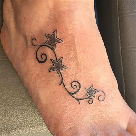 Nautical star is one of the unique star tattoo designs. 75+ Unique Star Tattoo Designs & Meanings - Feel The Space ...