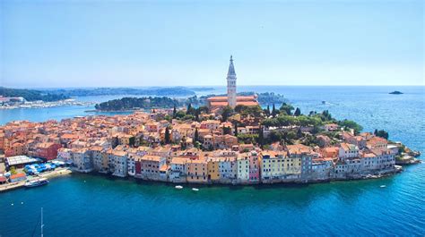 Des villes magnifiques, une nature incroyable, une mer transparente, des festivals,… tout ceci en un seul endroit! La Croatie. Une destination qui séduit de plus en plus au ...