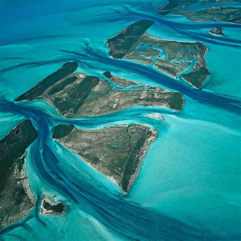 Skeidararsandur is met zijn 1.300km² een van de grootste zandvlaktes van alluviale oorsprong. Jaw-Dropping Aerial Photographs Capture the Earth's Water ...