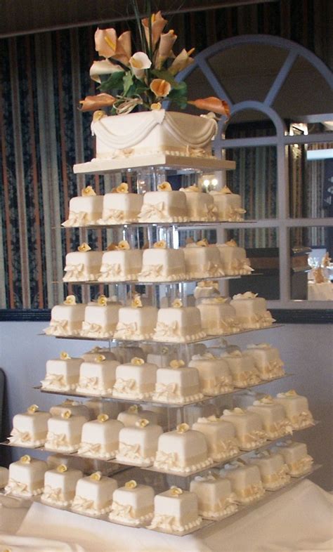 Vumdua 100 packs of mini cake box, clear plastic cookies muffins dome box 2 inch mooncake box with with clear dome for wedding birthday party (gold) 220 $12 1287 best images about Cake - Elegant Mini Cakes on Pinterest | Bespoke, Tea cakes and Christmas ...