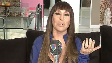 Ana maría casanova (born august 16, 1946), known by her stage name moria casán, is an argentine actress and tv personality. Exitoina | Moria Casán condujo Incorrectas desde su casa