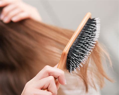 If you have short hair the ideal is to use a brush with short bristles and together.so when you comb your hair you will maintain uniformity. Which Hair Brush is Best for Your Style? | Beautylish