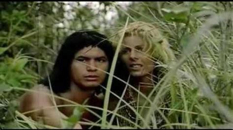 A new york university professor returns from a rescue mission to the amazon rainforest with the footage shot by a lost team of documentarians who were making a film about the area's local cannibal tribes. Video - Cannibal Holocaust II Natura contro 1988 -the ...