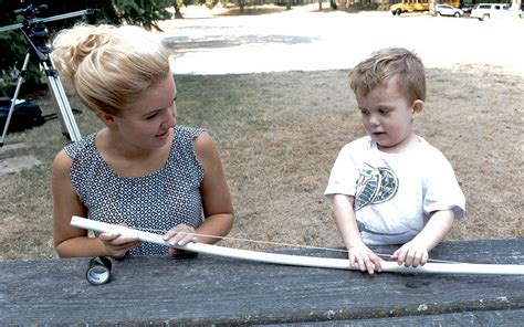 It's also great practice for little hands and fine motor skills! DIY Bow and Arrow For Kids: How To Make Bow & Arrow | Dunn DIY