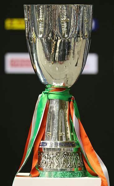 ¡el vigente campeón de la supercopa alemana! Supercopa de Italia | Trofeos deportivos, Trofeos