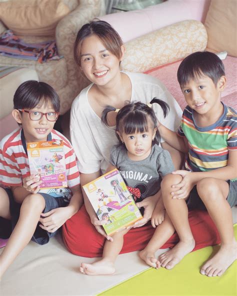 Joanna alexandra catatan akhir sekolah. Masih Imut, Ini 10 Potret Joanna Alexandra Hamil Anak Keempat