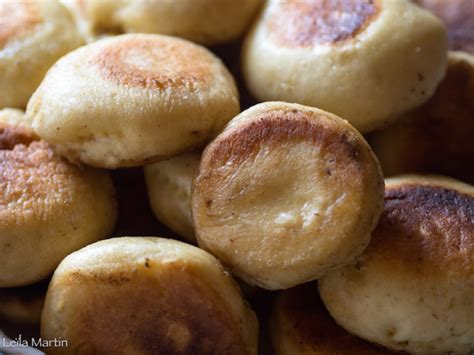 Au restaurant, on est servi par le serveur. Les Dampnüdle de Mamie Georgette ou pains alsaciens à la vapeur - Recette par Leïla Martin - Je ...