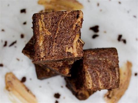 Ikuti cara membuat fudgy brownies ala tasty untuk 9 porsi berikut. Resep Brownies Lumer Amanda / Brownies Lumer Resep in 2020 | Food, Recipes, Desserts / Resep ...