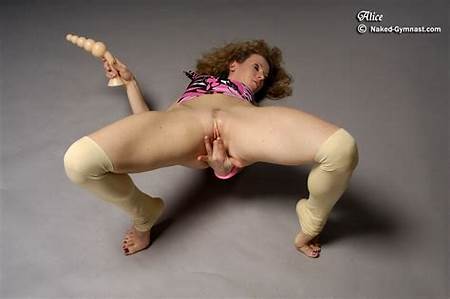 Nude Doing Teens Gymnasticks