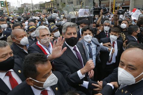 Sagasti, del centrista partido morado, debe completar el actual período de gobierno, que culmina el 28 de julio del 2021, tras la destitución del popular el centrista francisco sagasti jura este martes como nuevo presidente de perú con enormes desafíos por delante, pero con el apoyo de los indignados. Sagasti asumió la Presidencia de Perú tras una semana de ...