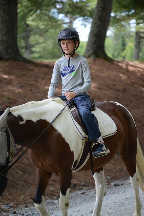 Riding estates with riding lessons in the region of: Horse Riding Summer Camps Near Me
