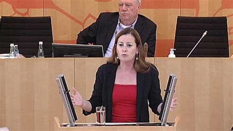 Janine wissler was born on may 23, 1981 in langen, hesse, germany. Videos aus dem Landtag: Debatte über Sondervermögen ...