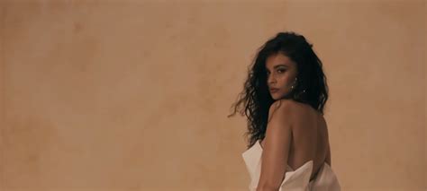 Videos that were uploaded in the last day are marked as recent. Sabrina Claudio in Unravel Music Video | Sabrina claudio ...