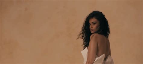 Kemal toprak türkçe sesler tv'den orijinaline senkron edilmiştir. Sabrina Claudio in Unravel Music Video | Sabrina claudio ...