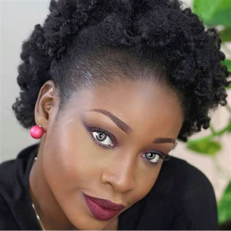 Vous souhaitez avoir une nouvelle coupe de cheveux et vous recherchez des idées de coupe de cheveux afro ? En cliquant sur ce site web, obtenez pleins de modèles de ...