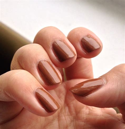 Medium skin can be tough to find a great nail color for. Nice fall nail color. Think it looks good on medium/light ...