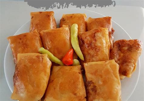 Tumis bawang putih sampai harum, masukkan wortel, kol dan tauge. Resep Lumpia Isi Tahu Wortel oleh lidia lestari - Cookpad