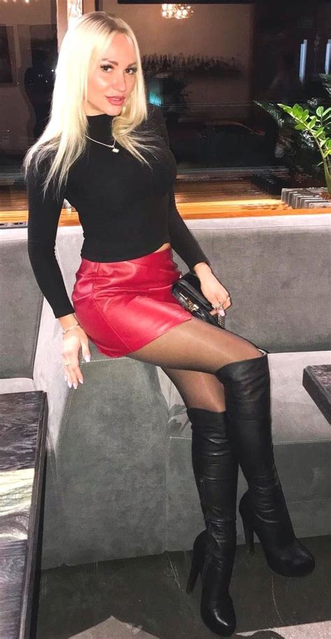 Blonde milf teases and masturbates in a latex skirt stockings and boots. mini skirt and leather boots | Мода на кожу, Женский стиль