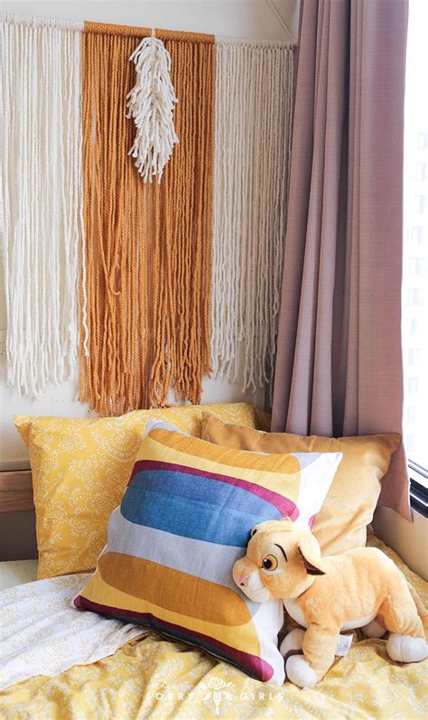 Svelta ottoman seating balls are designed to enjoying summer alchemy. We love these totally 70s vibes! Watch us transform this dorm room into a 70s paradise! Click ...