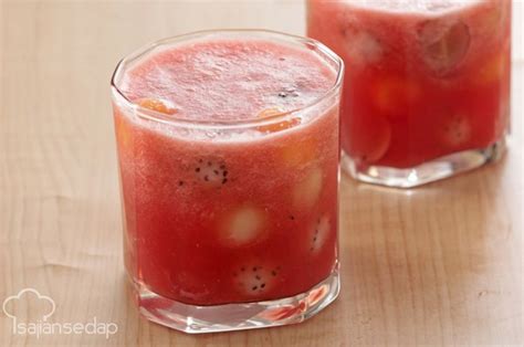 Resep es semangka adalah minuman segar yang terbuat dari bahan utama yakni buah semangka, semangka akan kita campur dengan sprit untuk menambah rasa soda yang nikmat, berikut ini resep cara membuatnya. Resep - Es Semangka Buah Campur, Minuman Pelepas Dahaga ...