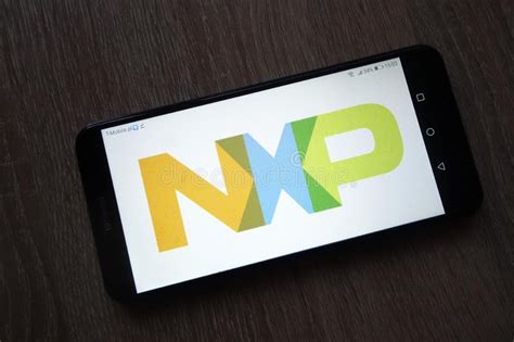 Dessa elektroner kan röra sig. NXP-halvledare N V Logo Som Visas P? Smartphonen Redaktionell Arkivfoto - Bild av globalt ...