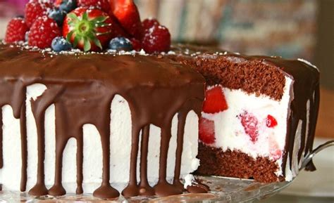 In den kühlschrank stellen und dann genießen! Beerensahnetorte mit Schokoguss - Tanja`s glutenfreies ...