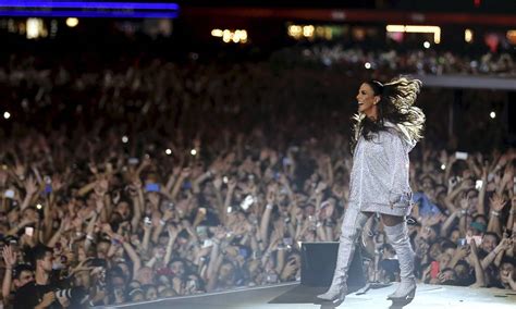 Avbryt avbryt følgerforespørselen til @ivetesangalo. No palco do Rock In Rio Ivete revela sexo dos gêmeos