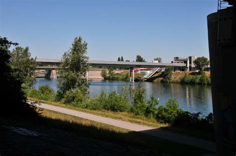 Die neue donau ist ein orografisch linker, (nord)östlicher geradliniger seitenarm der donau in wien. Anfahrt zur Donauinsel in Wien - Camping Neue Donau