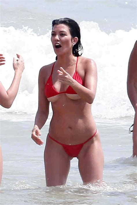 Kourtney kardashian (@kourtneykardashian) on tiktok | 9.9m likes. KOURTNEY KARDASHIAN in Bikini on the Beach in Tulum 04/24 ...