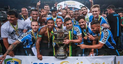 De virada, o brasil bate o goiás e vence a primeira na série b. Final da Copa do Brasil: Grêmio x Atlético-MG (7.dez.2016 ...