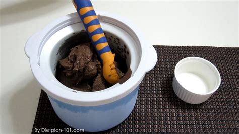 Low calorie vanilla ice tray ice cream recipe that doesn't use heavy cream or bananas! Low-Carb Low-Calorie Chocolate Gelato Recipe | Diet Plan 101